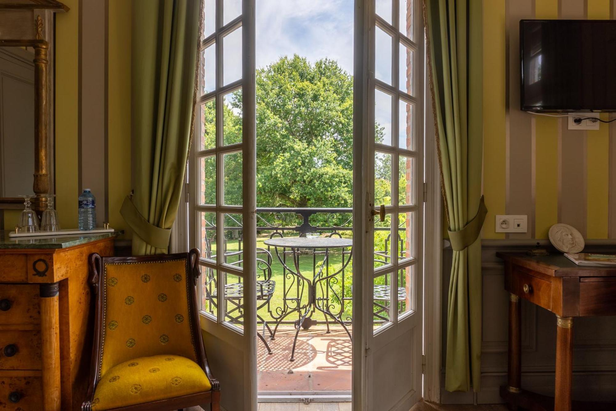 Castel Bois Marie, Maison D'Hotes Montauban Exteriör bild A room at the hotel