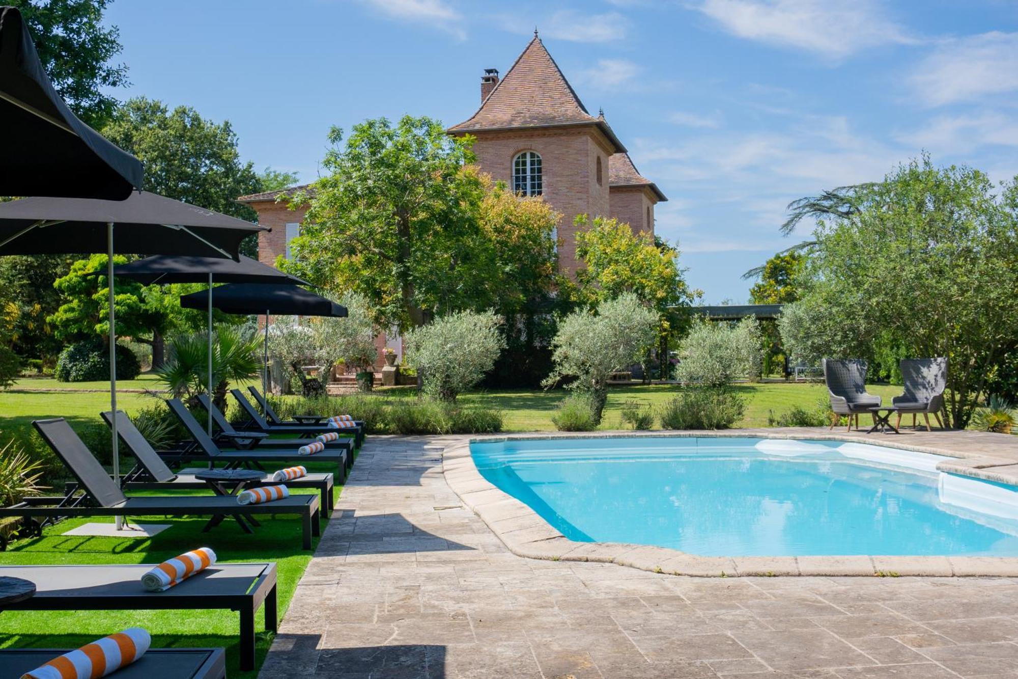 Castel Bois Marie, Maison D'Hotes Montauban Exteriör bild The swimming pool at Château de Chaumont
