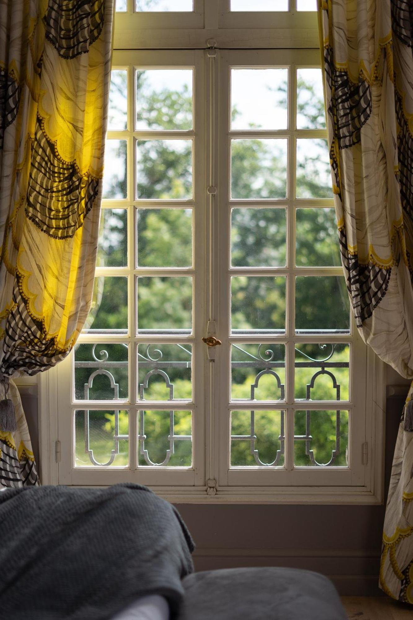 Castel Bois Marie, Maison D'Hotes Montauban Exteriör bild Window with curtains