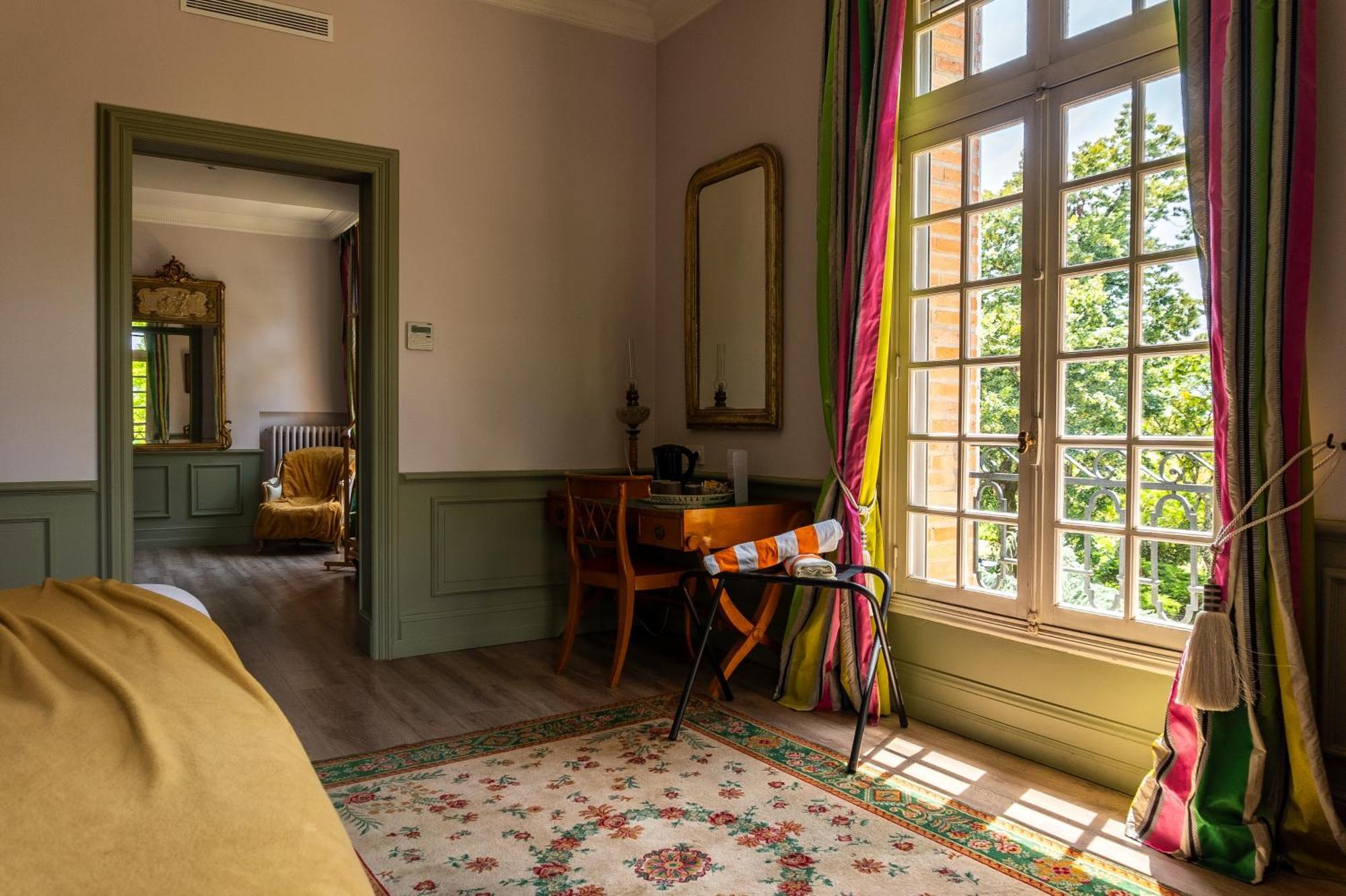 Castel Bois Marie, Maison D'Hotes Montauban Exteriör bild A room at the hotel