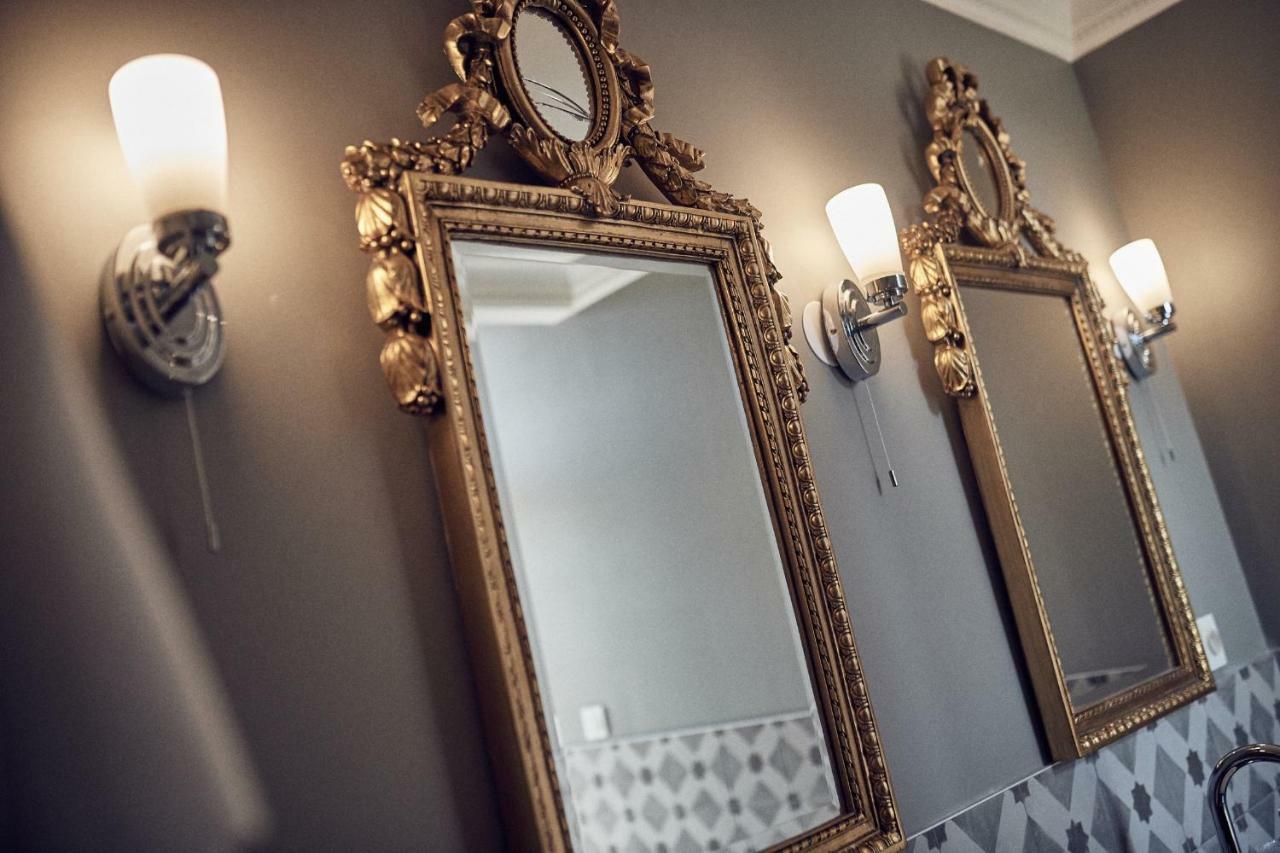 Castel Bois Marie, Maison D'Hotes Montauban Exteriör bild Mirrors in a bathroom